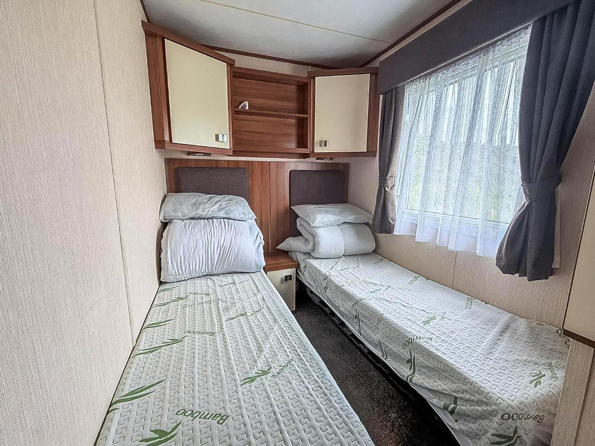 Lovely 8 Berth Caravan At Sunnydale In Lincolnshire Ref 35239S Лаут Экстерьер фото