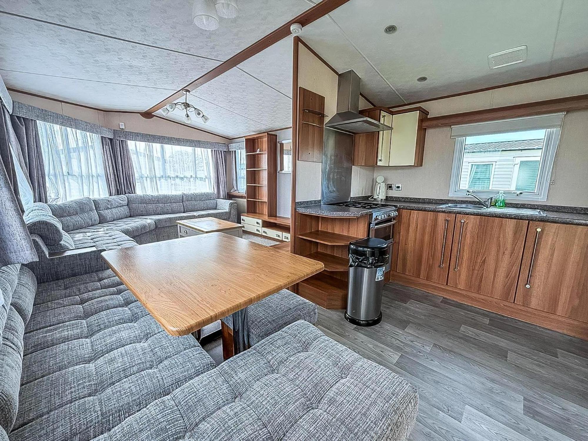 Lovely 8 Berth Caravan At Sunnydale In Lincolnshire Ref 35239S Лаут Экстерьер фото